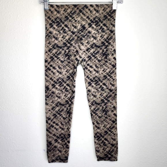 Spanx Cropped Capri Leggings Black Green Medium - Picture 1 of 7
